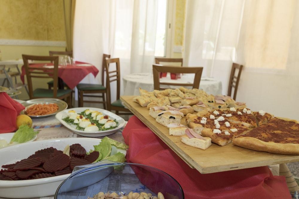 Hotel Giannella Rimini Ngoại thất bức ảnh