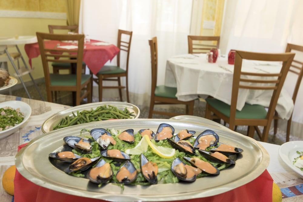 Hotel Giannella Rimini Ngoại thất bức ảnh
