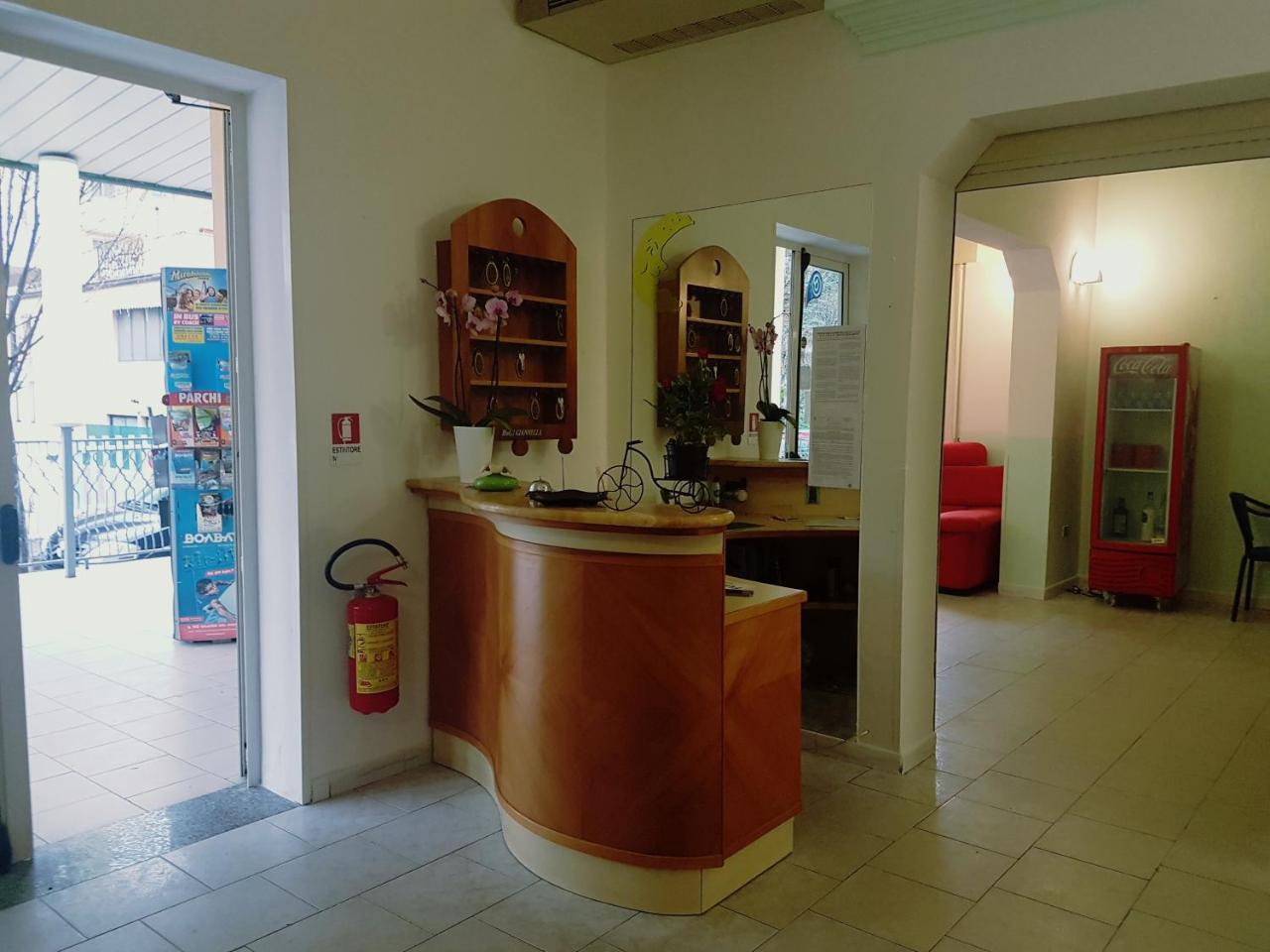 Hotel Giannella Rimini Ngoại thất bức ảnh