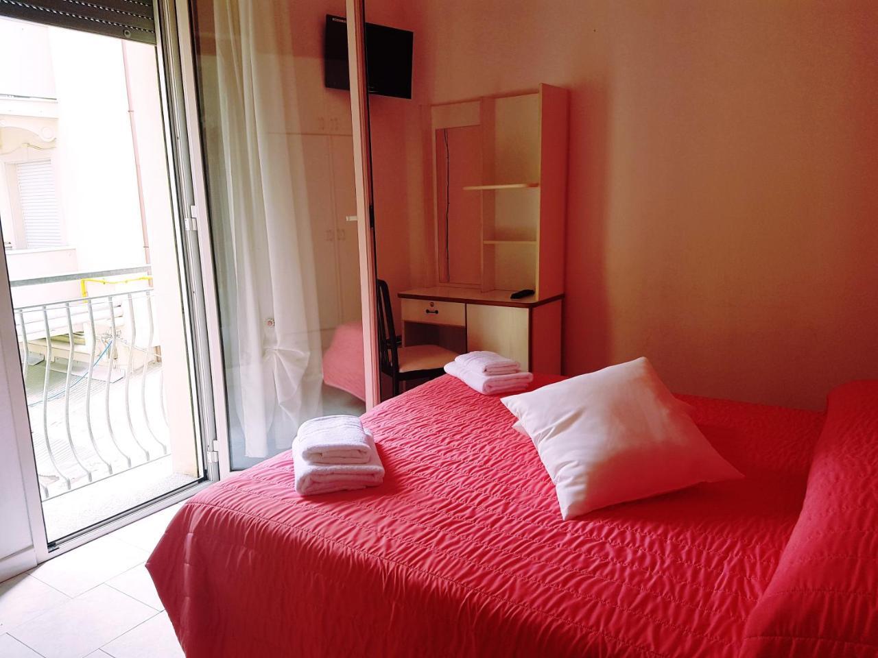 Hotel Giannella Rimini Ngoại thất bức ảnh