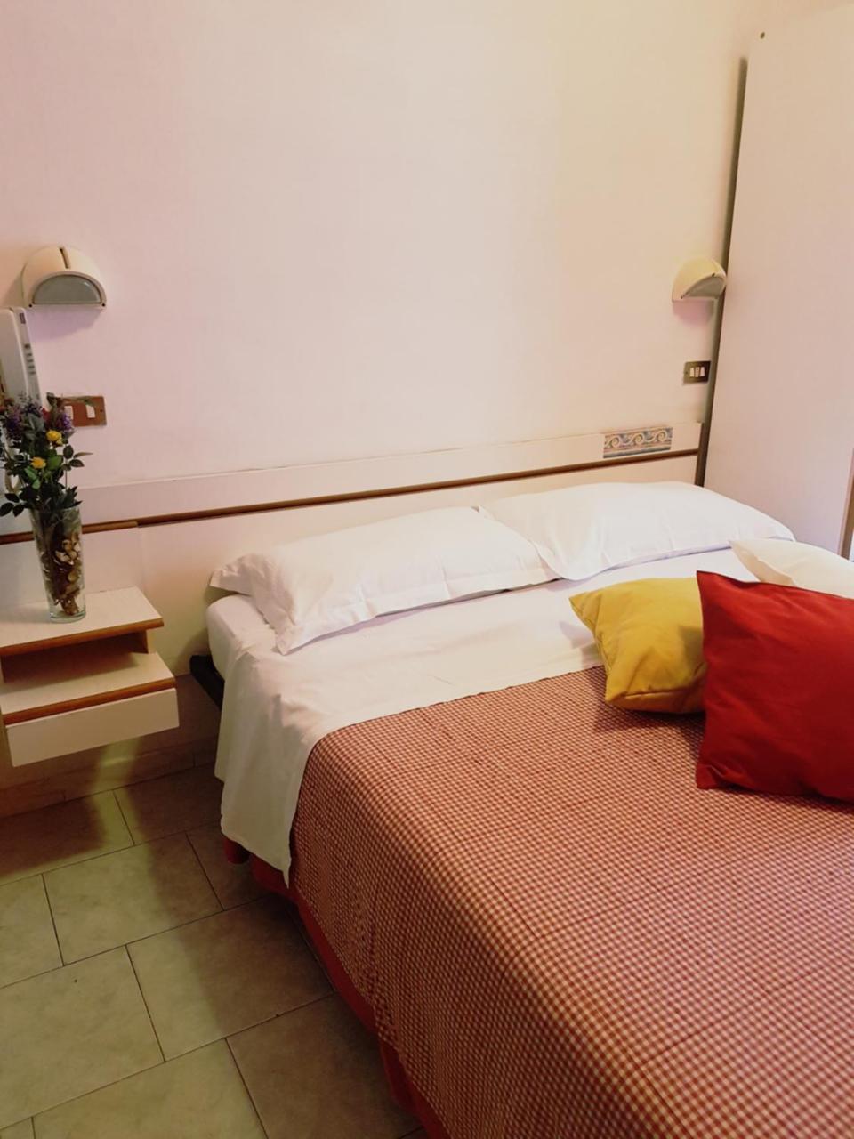 Hotel Giannella Rimini Ngoại thất bức ảnh