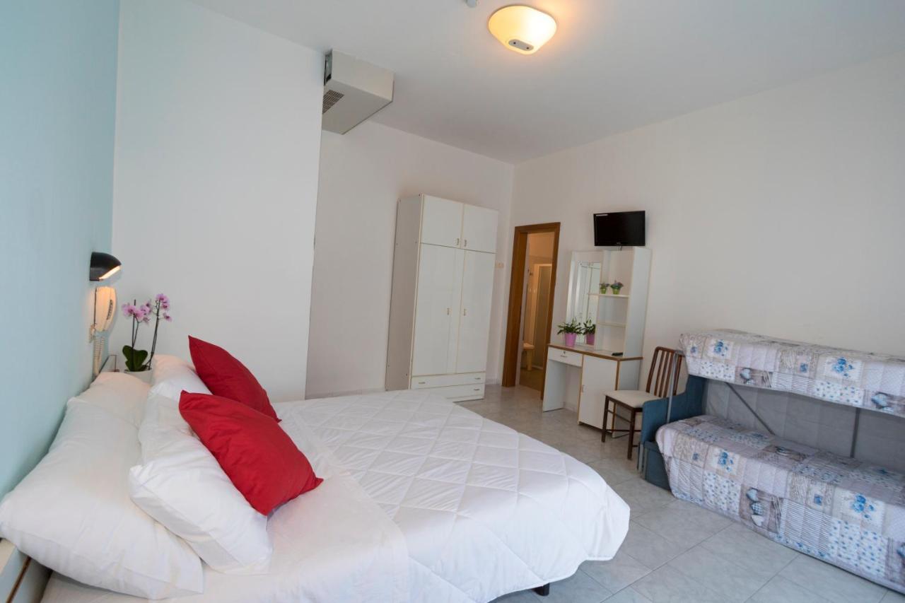 Hotel Giannella Rimini Ngoại thất bức ảnh
