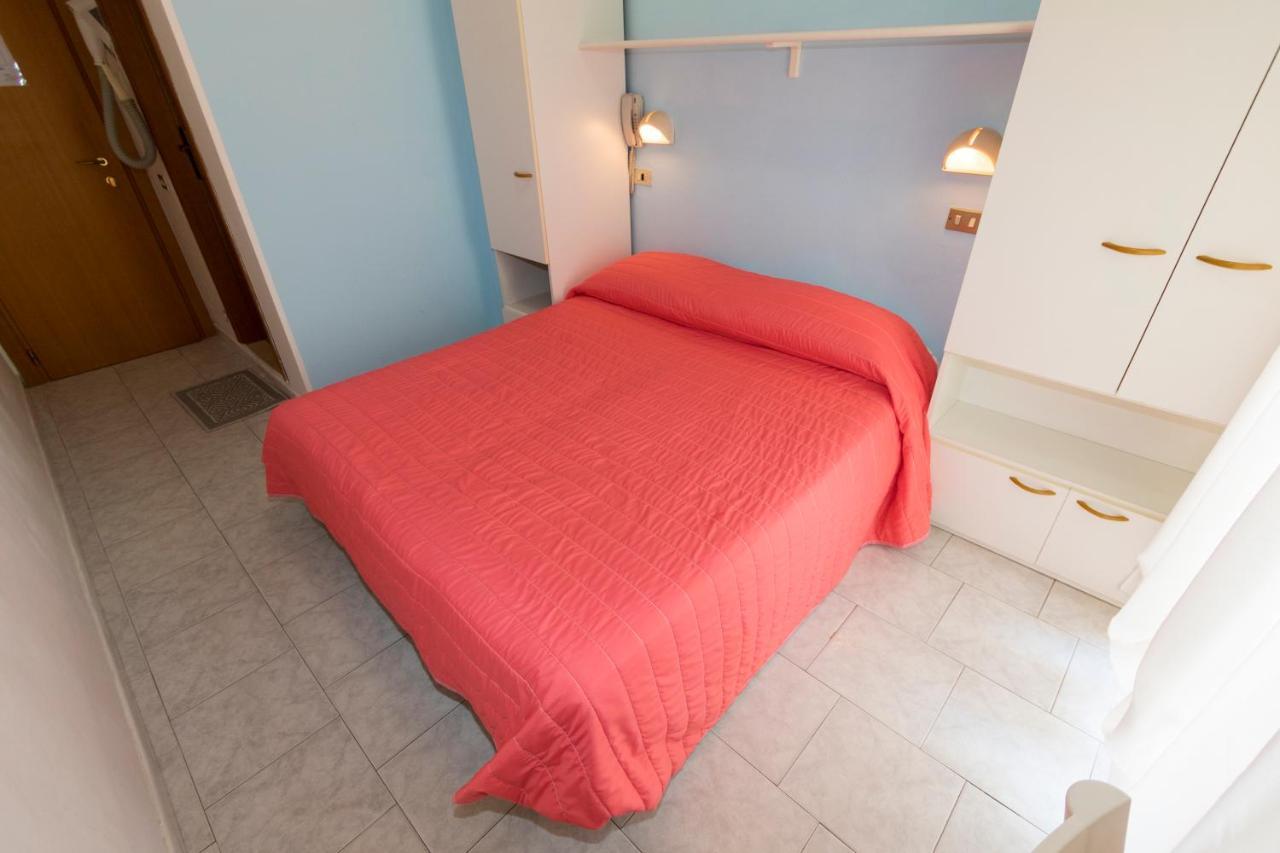 Hotel Giannella Rimini Ngoại thất bức ảnh