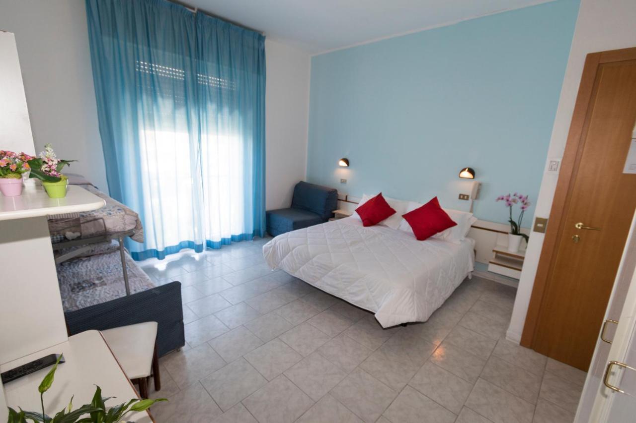 Hotel Giannella Rimini Ngoại thất bức ảnh